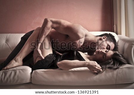 naked couple kissing couch porono sex women and man