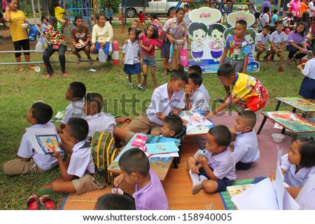  - stock-photo-mahasarakham-september-unidentified-children-aged-years-play-game-draw-picture-and-158940005