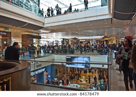 london shopping centre september westfield stratford city crowds