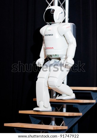 Humanoid robot created by honda #4