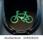 green traffic light on cycle...