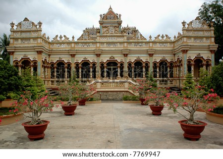 Temple at Vinh Tran