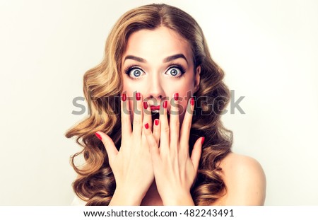 [fb] les angélus // jola&monsiame Stock-photo-woman-surprise-showing-product-beautiful-girl-with-curly-hair-pointing-to-the-side-presenting-482243491