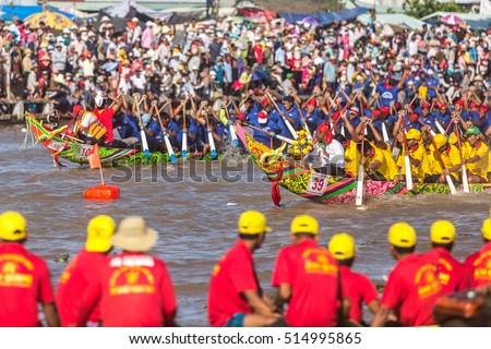Soc Trang, Vietnam - November 13, 2016: Traditional khmer boat racing named Doi Ghe Ngo held in Soc Trang, November 13, Vietnam.
