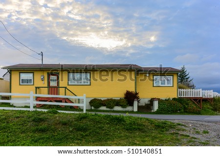 yellow house red door stock photo 510140851 - shutterstock yellow house red door stock photo 510140851 - shutterstock