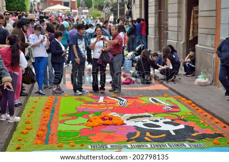 GUANAJUATO, MEXICO - NOVEMBER 2, 2013: Festival Muerte en Cartelera or ...