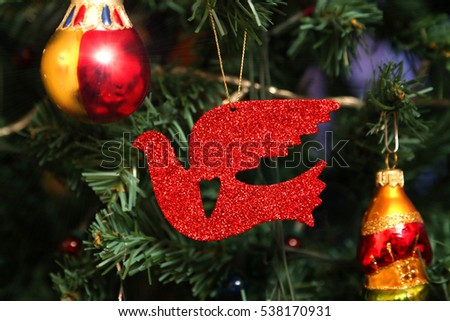 beautiful decorations and red bird close up on faux christmas tree - Red Bird Christmas Tree Decorations beautiful decorations and red bird close up on faux christmas tree - Red Bird Christmas Tree Decorations