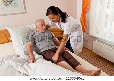 a nurse in elderly care for the elderly in nursing homes