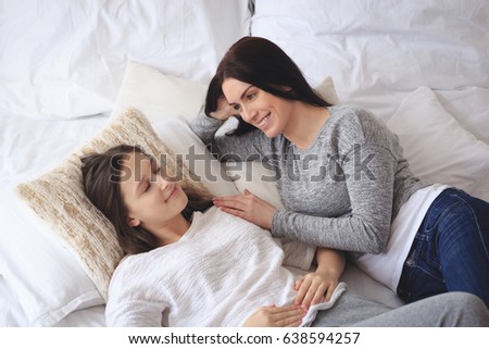 in bed daughter teen