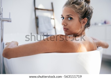 Butt naked latino girls Bath busty mature