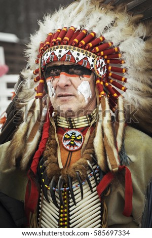 Native American Traditional Costume Headdress Eagle Stock Photo ...