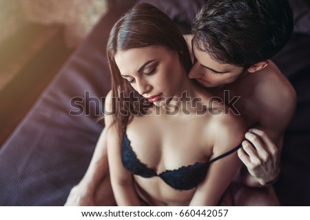 Lesbains Having Sex In Bed 100