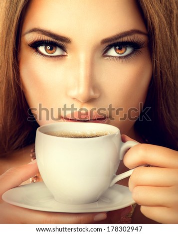 https://thumb7.shutterstock.com/display_pic_with_logo/195826/178302947/stock-photo-coffee-beautiful-sexy-girl-drinking-tea-or-coffee-beauty-model-woman-with-the-cup-of-hot-beverage-178302947.jpg
