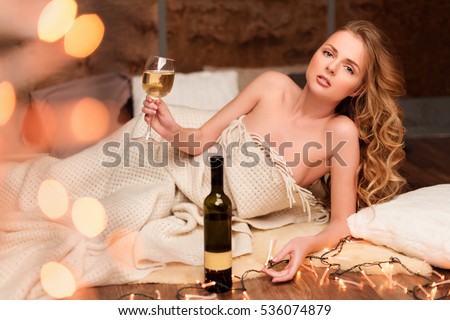naked girl lying on nude beach reporter boob slip