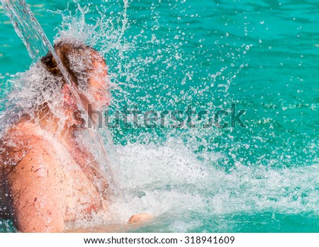 Pool Water Splash water splash man banque d'image libre de droit, photos, vecteurs Pool Water Splash water splash man banque d'image libre de droit, photos, vecteurs