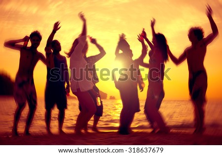 Large Group Young People Enjoying Beach Stock Photo 147047612 ...