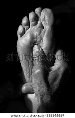 feet reflexology therapy
