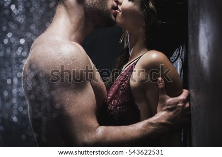 Undressed Women And Men Kisses 105
