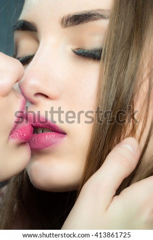 Hot fuck Kiss lesbian soft hast vollkommen