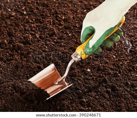 your digging in your garden and Animals digging in your lawn skunks, and squirrels from digging in lawns is to cover the perimeter of the area with ross garden netting. your digging in your garden and Animals digging in your lawn skunks, and squirrels from digging in lawns is to cover the perimeter of the area with ross garden netting.