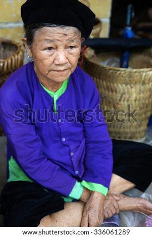 HA GIANG, VIETNAM - SEPTEMBER 20, 2015: Unidentified people of diferent ethnic groups in Lung Phin market. Lung Phin market is one of the most typical hill tribe markets in Vietnam.