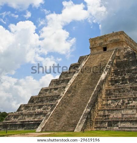 Kukulkan Pyramid in Chichen Itza on the Yucatan Peninsula, Mexico