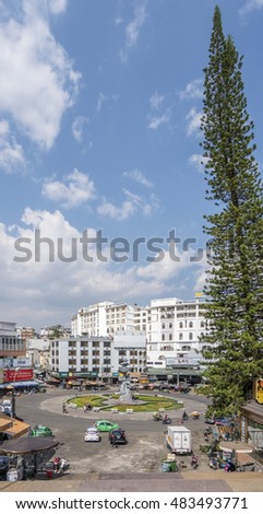DA LAT, VIETNAM - MAY 15, 2016: Hoa Binh area and center traffic Landmark and street food at Da Lat city, Da Lat is one of the beautiful city in Viet Nam
