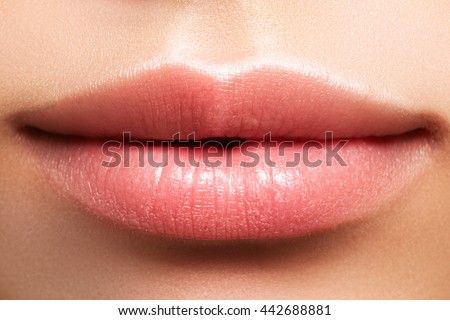 Size pink macro paint light lip gloss wear