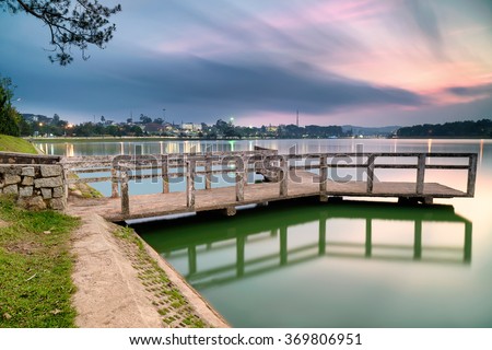 Xuan Huong lake
