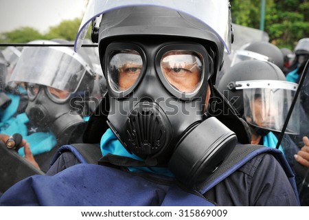 Bangkok Nov 24 Riot Police Officer Stock Photo 120031753 - Shutterstock