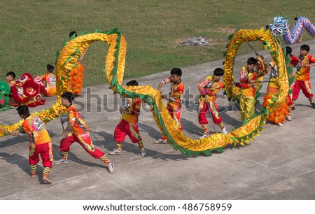 HAI DUONG, Vietnam, September 17, 2016 people, rural Hai Duong, dragon dance festival, commemorates the loss, for general Tran Hung Dao, at the river at first, Kiep Bac, Hai Duong