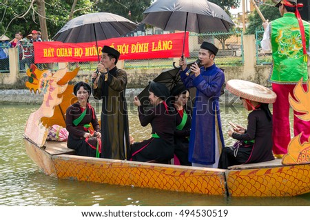 BAC Ninh, Vietnam, April 10, 2016 festival, folk singing on the boat. Intangible Heritage of Humanity, held at the lakes Bac Ninh, Vietnam