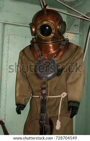 Old Diving Suit Stock Images, Royalty-Free Images & Vectors | Shutterstock