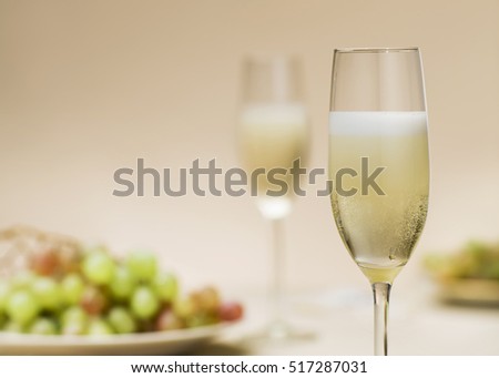 Champagne glass / Composition
