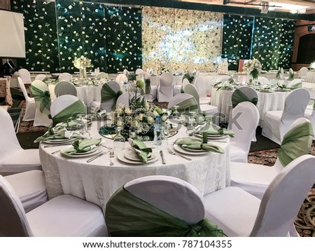 reception table setup