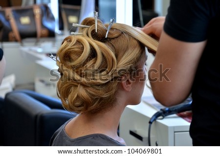 hair dresser