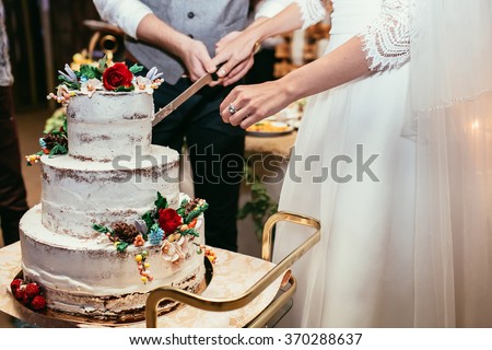 Bride Groom Cut  Rustic  Wedding  Cake  Stock Photo Royalty 