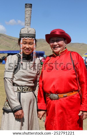 Peruvian Woman Baby Native Clothing Sacred Stock Photo 13391248 ...