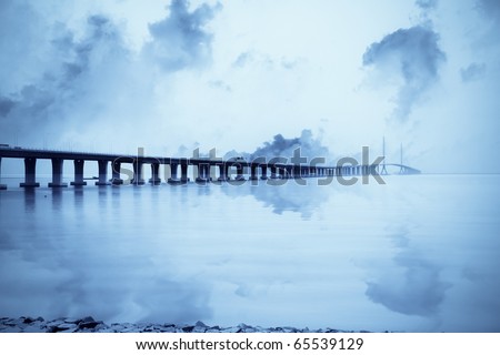 shanghai yangtze river bridge,the length of 9968 m