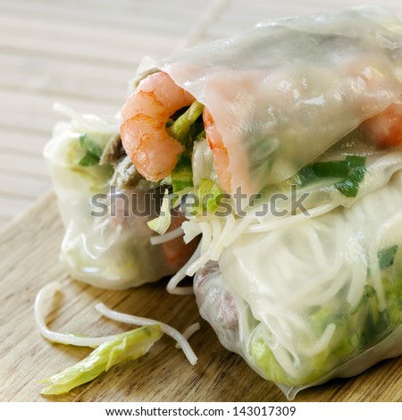 Rice paper rolls with shrimp and beanshoots.