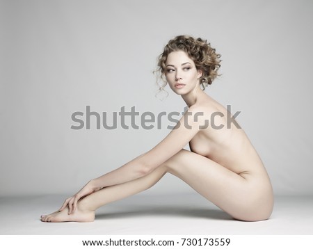 Lady With Long Sexy Leg Erotic Poses 8