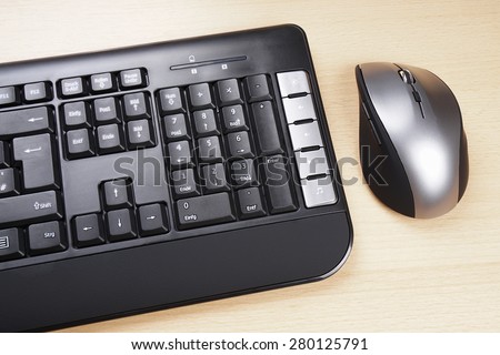 multimedia computer keyboard with German layout and 5 button mouse 