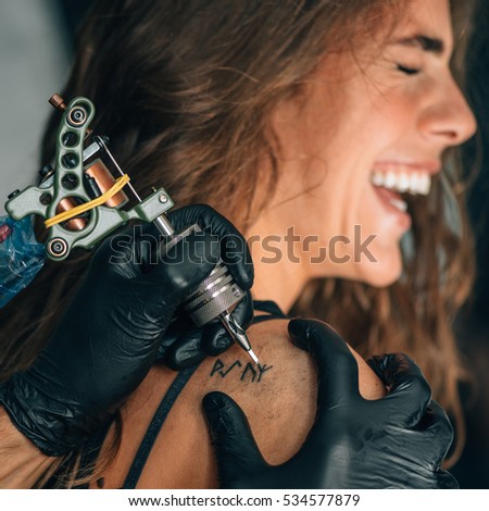 pretty getting tattoo stock photo 534577867 shutterstock pretty getting tattoo stock photo 534577867 shutterstock