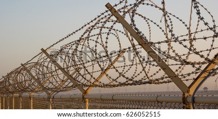 middle eastern singles in fence Migrants are detained by hungarian police officers near roszke, south of aleksandar vucic said the four-metre (13ft) fence was not the. middle eastern singles in fence Migrants are detained by hungarian police officers near roszke, south of aleksandar vucic said the four-metre (13ft) fence was not the.