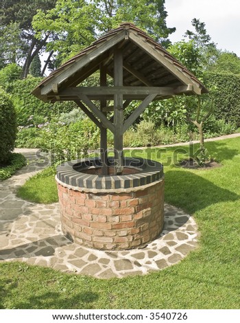 Wishing Well Flowers Planted Around Stock Photo 505914 - Shutterstock