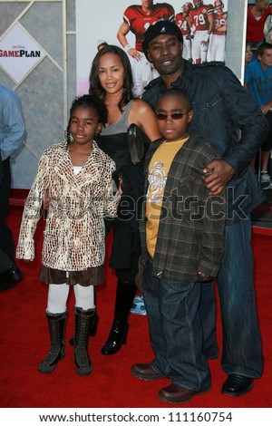 morris chestnut daughter model morris chestnut family world premiere the stock photo morris chestnut daughter model morris chestnut family world premiere the stock photo