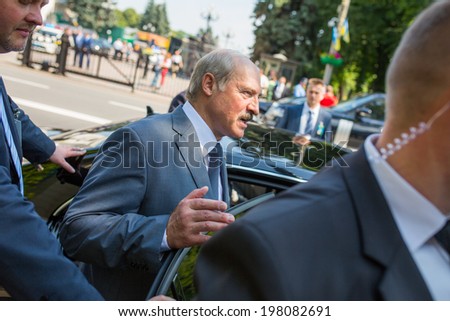 Interrogatoire de Sokolov  Stock-photo-kyiv-ukraine-june-the-president-of-belarus-alexander-lukashenko-gets-into-the-car-visit-198082691