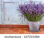 Bouquet Of Lavender In A Rustic ...