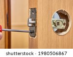 Replacing Door Lock With Handle ...