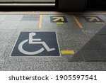 Wheelchairs icon for disabled people at the train station
